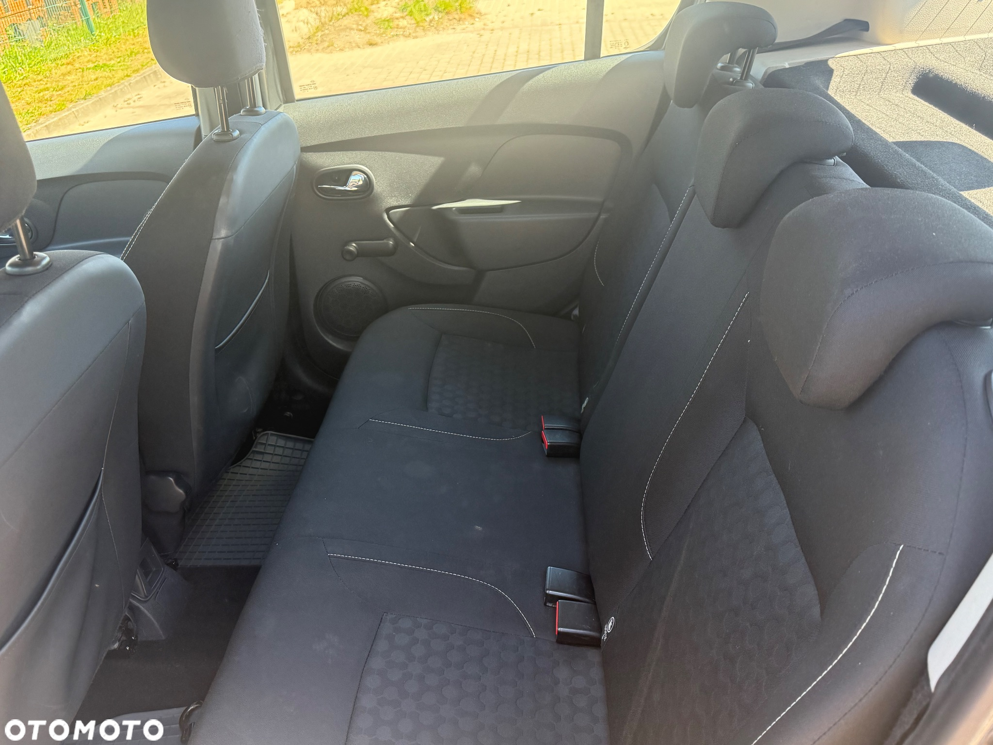 Dacia Sandero - 12