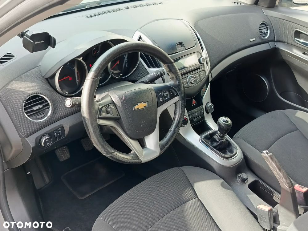 Chevrolet Cruze 1.6 LT - 11
