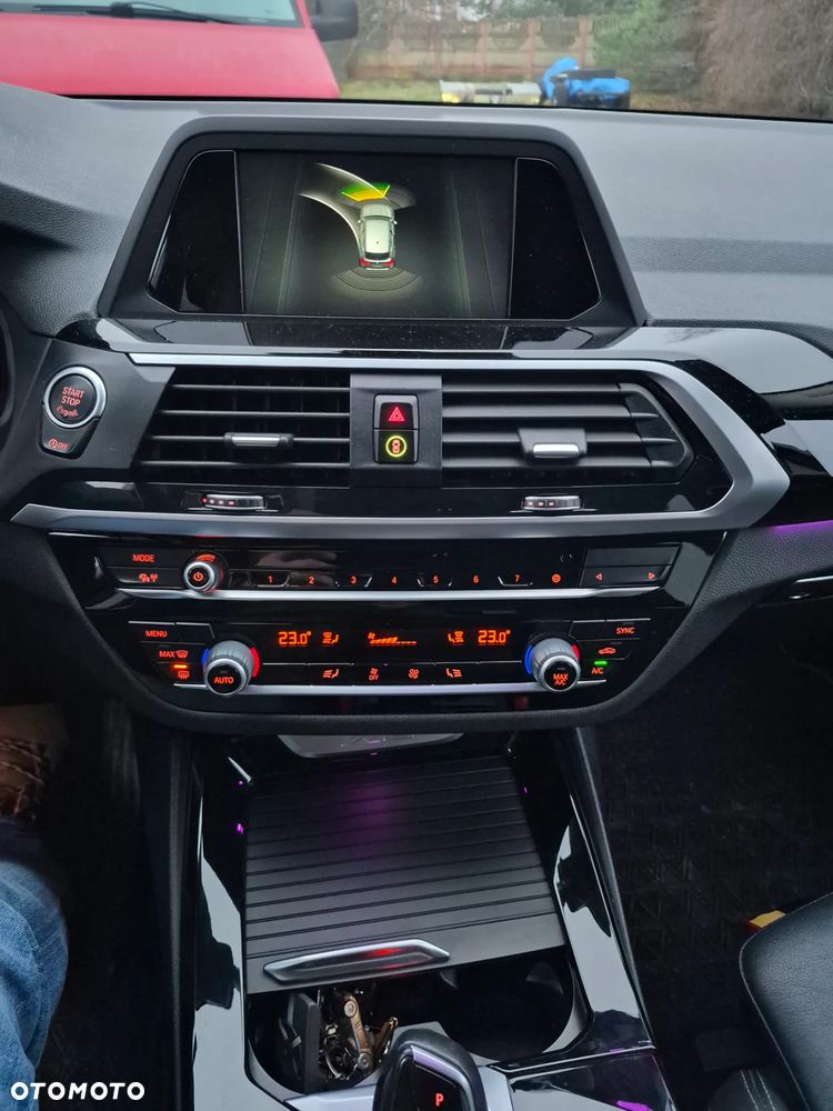 BMW X3 xDrive20i - 33