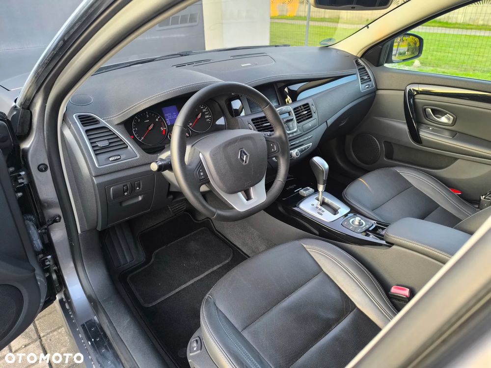Renault Laguna 2.0 dCi Initiale - 18