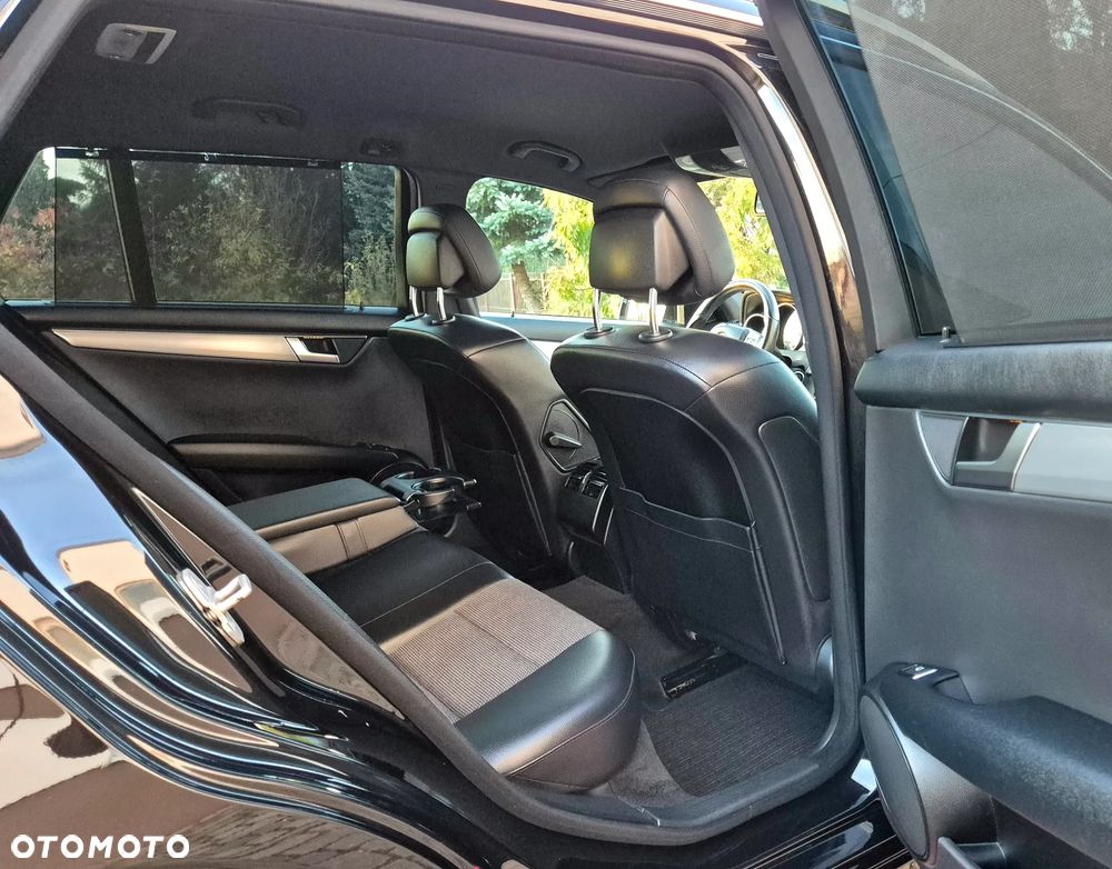 Mercedes-Benz Klasa C 200 T 7G-TRONIC Avantgarde Edition - 36