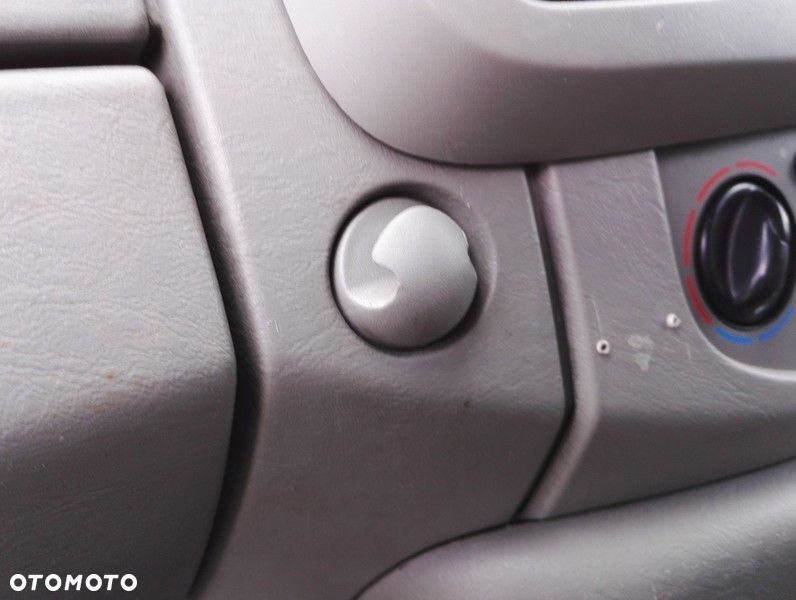 włącznik podgrzewania szyby trafic vivaro 07-14 - 12