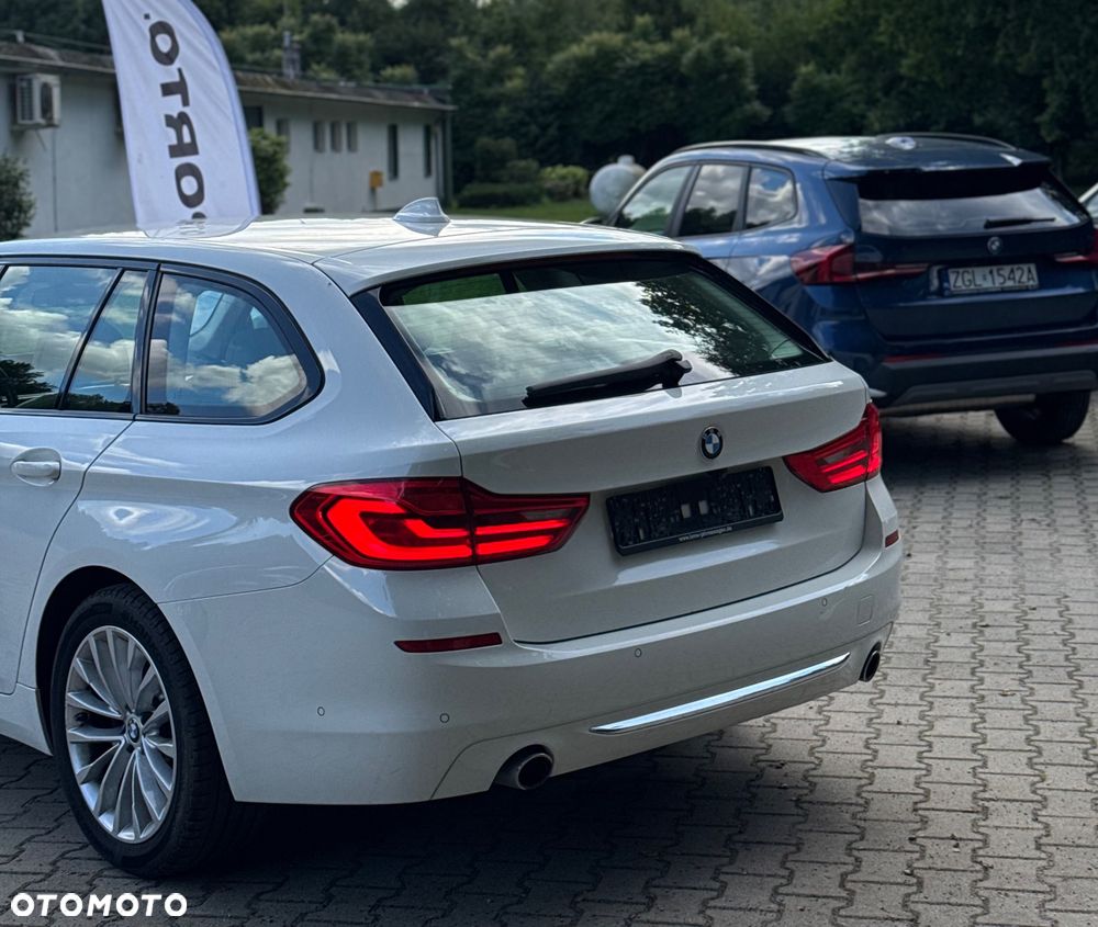 BMW Seria 5 530d Luxury Line sport - 4