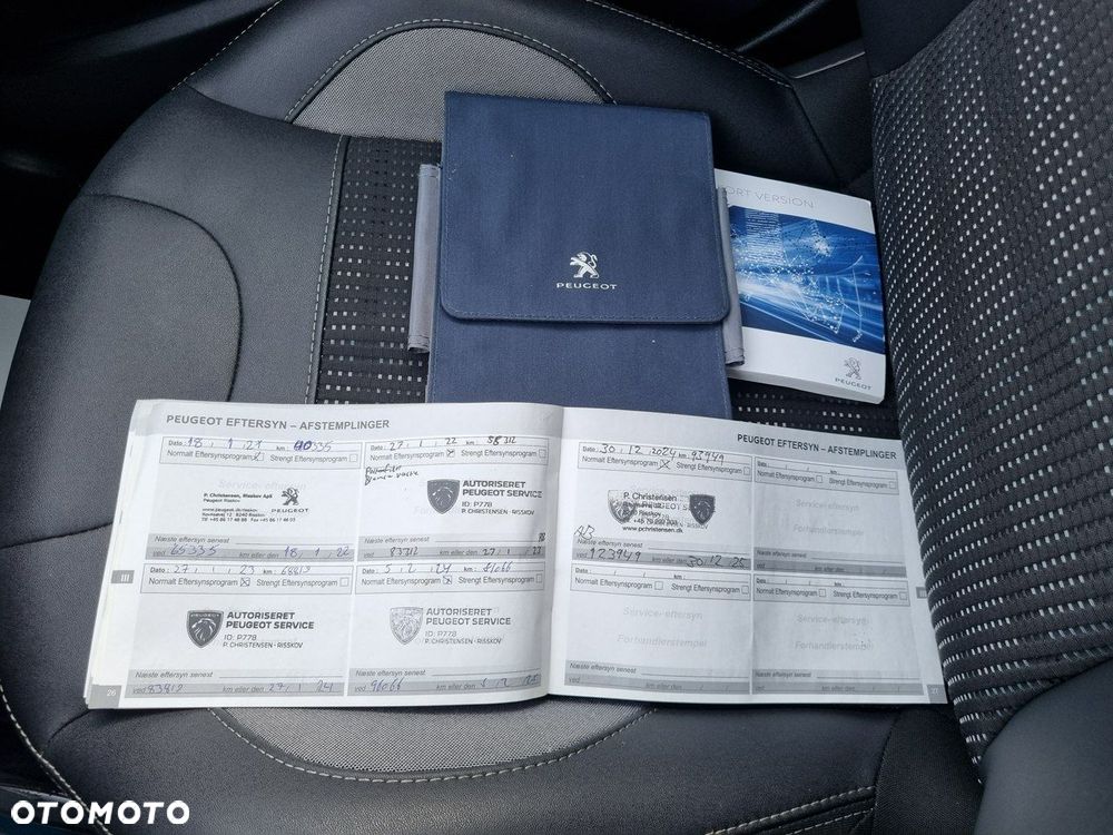 Peugeot 2008 1.2 Pure Tech Allure S&S - 23