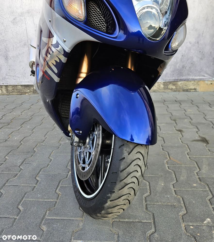 Suzuki GSX - 28