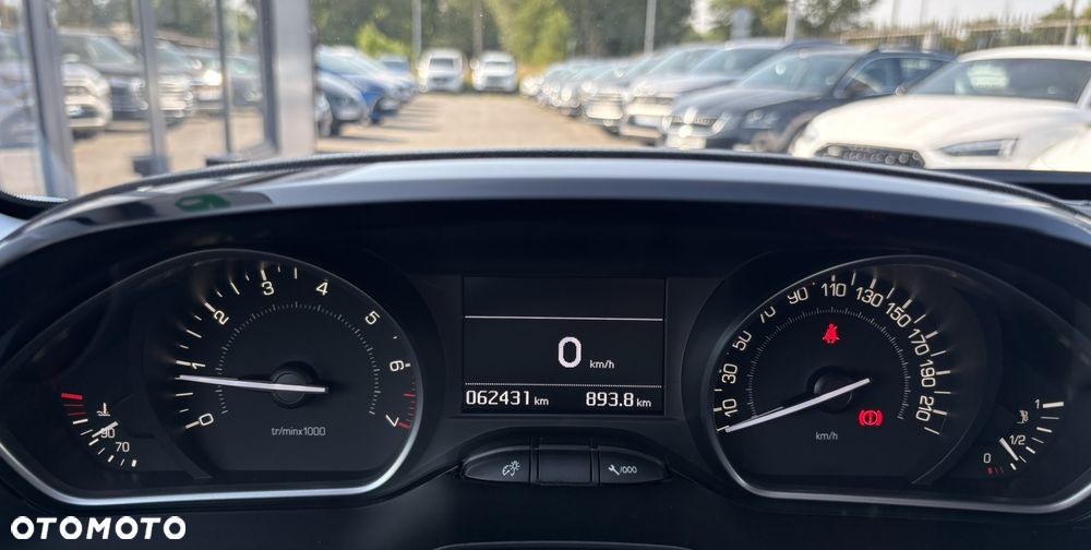 Peugeot 208 1.2 PureTech Style - 13