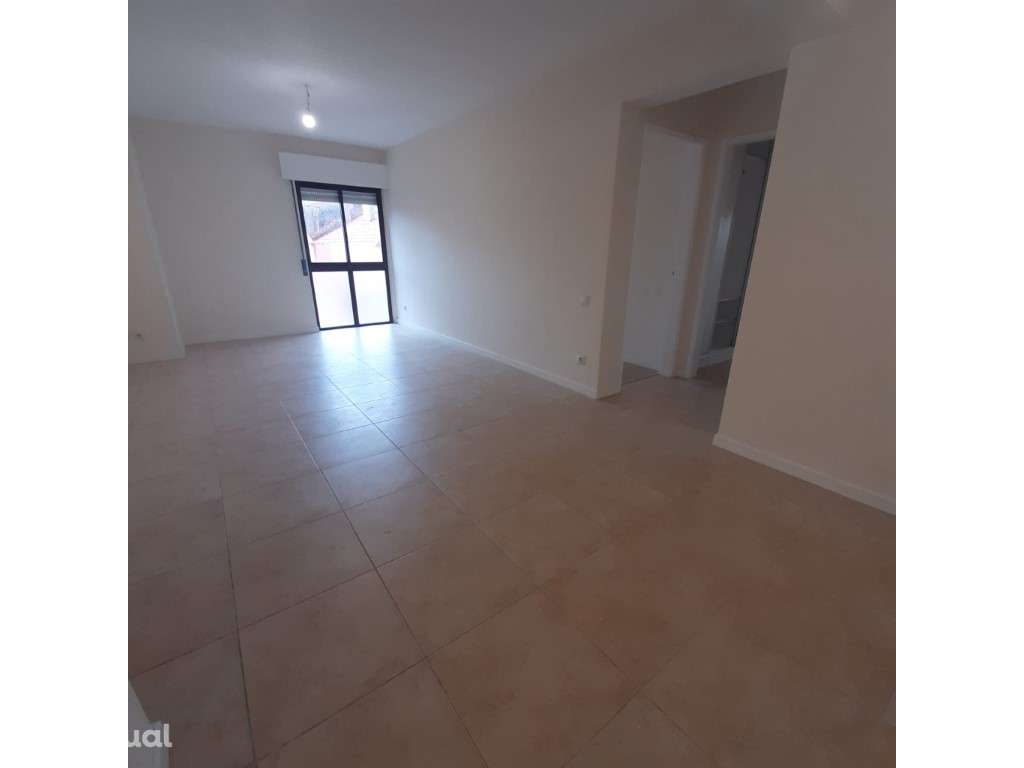 Apartamento T2 - Tapada das Mercês - Grande imagem: 4/15