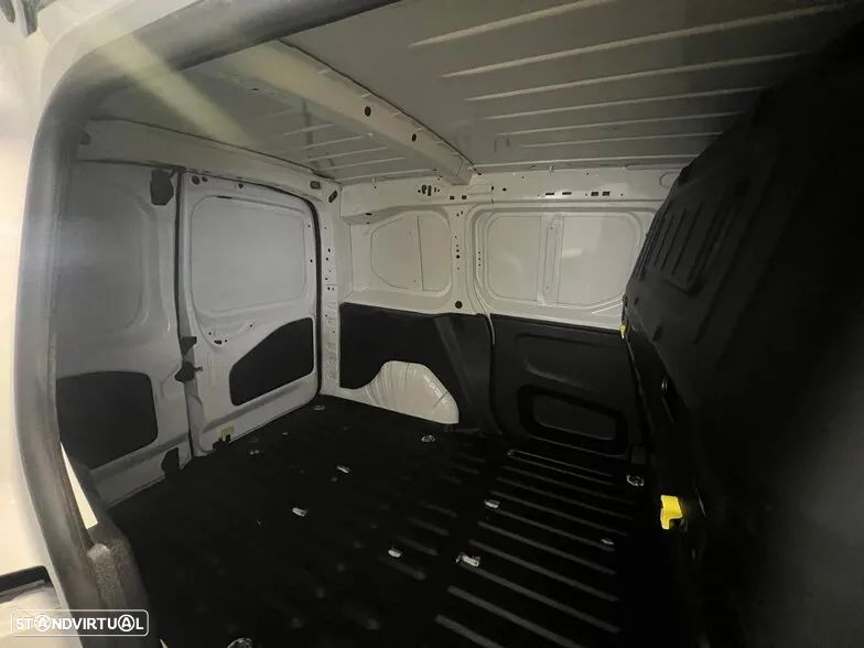 Peugeot PARTNER Diesel 1.6 BlueHDi  (C/IVA DEDUTÍVEL) - 17