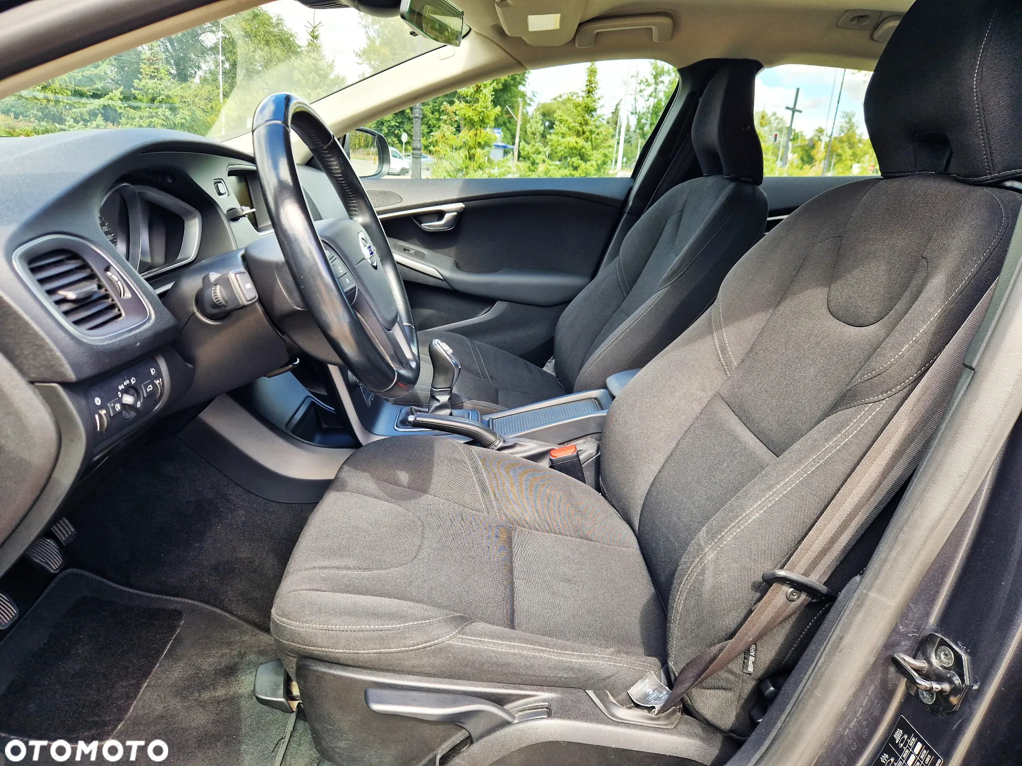 Volvo V40 D2 Momentum - 22
