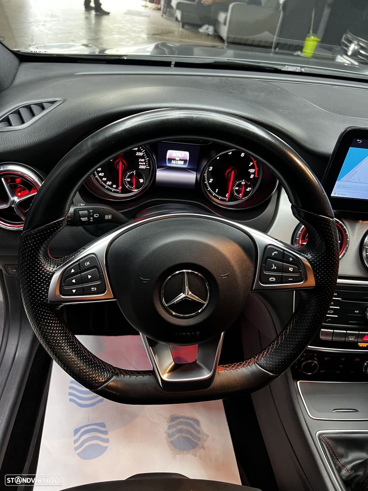 Mercedes-Benz CLA 180 AMG Line - 32