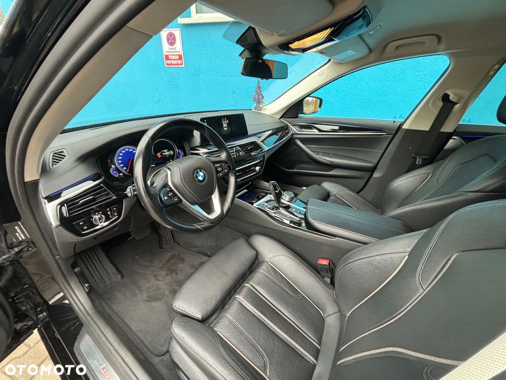 BMW Seria 5 520d xDrive Luxury Line sport - 11