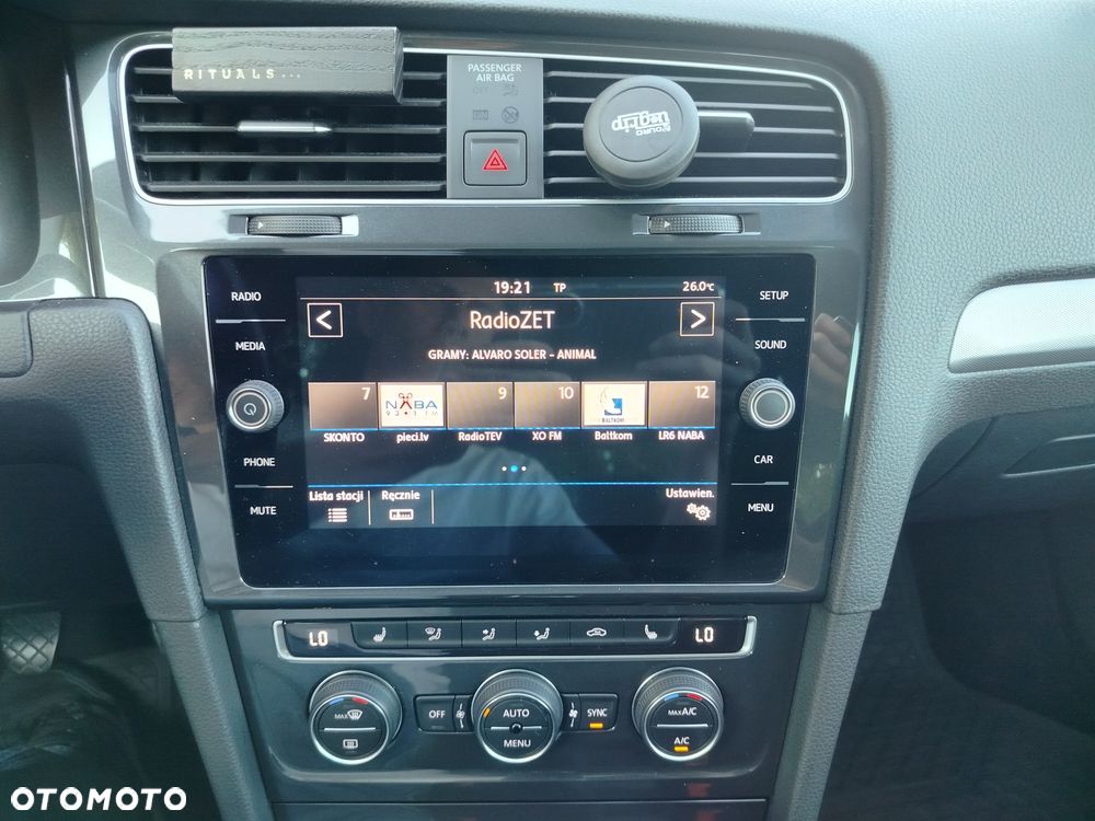Volkswagen Golf - 8