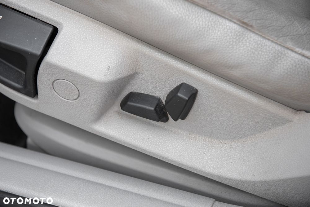BMW Seria 5 520d - 26