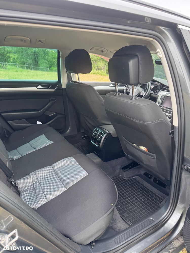Volkswagen Passat 2.0 TDI DSG Highline - 11