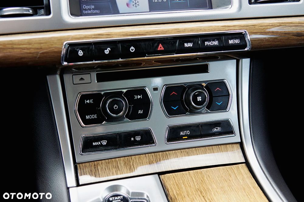 Jaguar XF 3.0 V6 D Luxury - 18