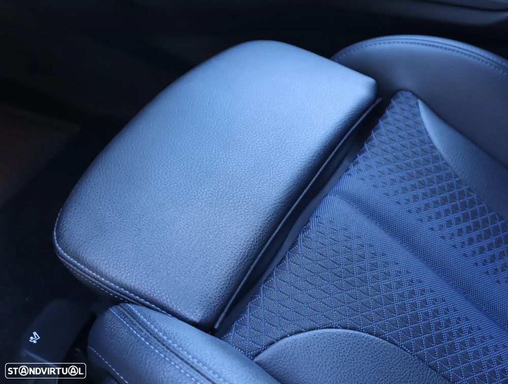 BMW 116 d Pack Desportivo M Auto - 29