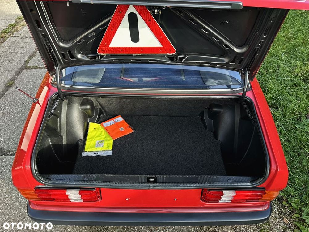 Mercedes-Benz W201 (190) - 19