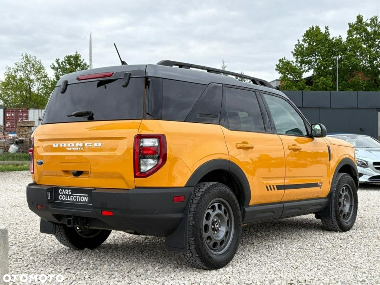 Ford Bronco - 4