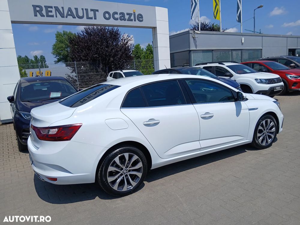 RENAULT Megane 2023 — imagine 2