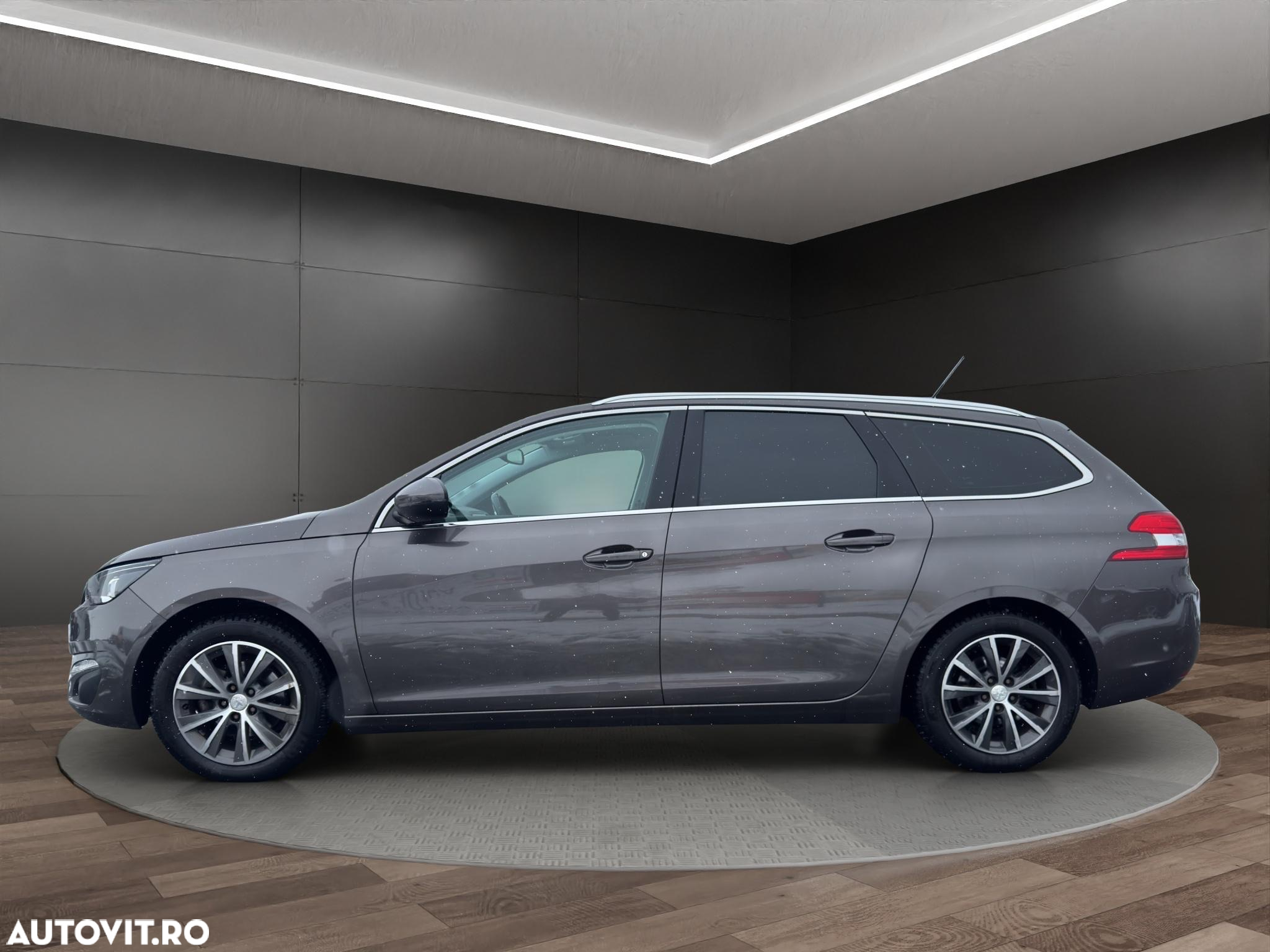 Peugeot 308 SW 1.2 L PureTech Turbo Allure Aut. - 13