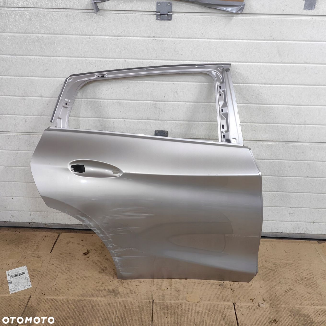 PRAWE TYLNE DRZWI INFINITI Q30 QX30 15-19 - 1