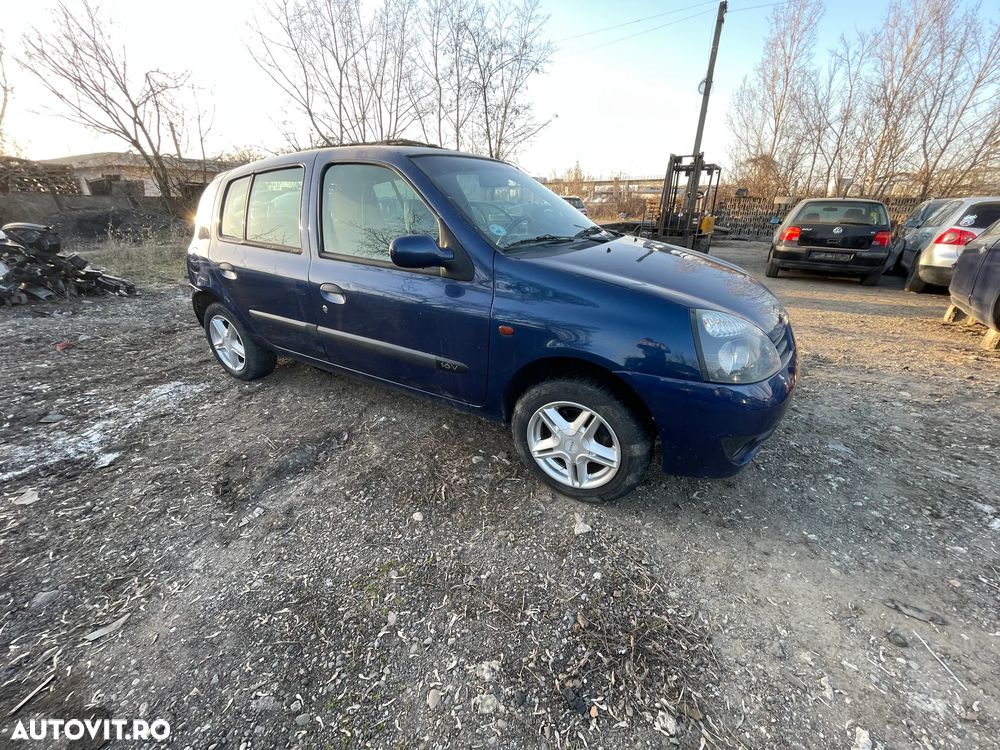 Dezmembrez Renault Clio II 1.2 16V 75CP - 2