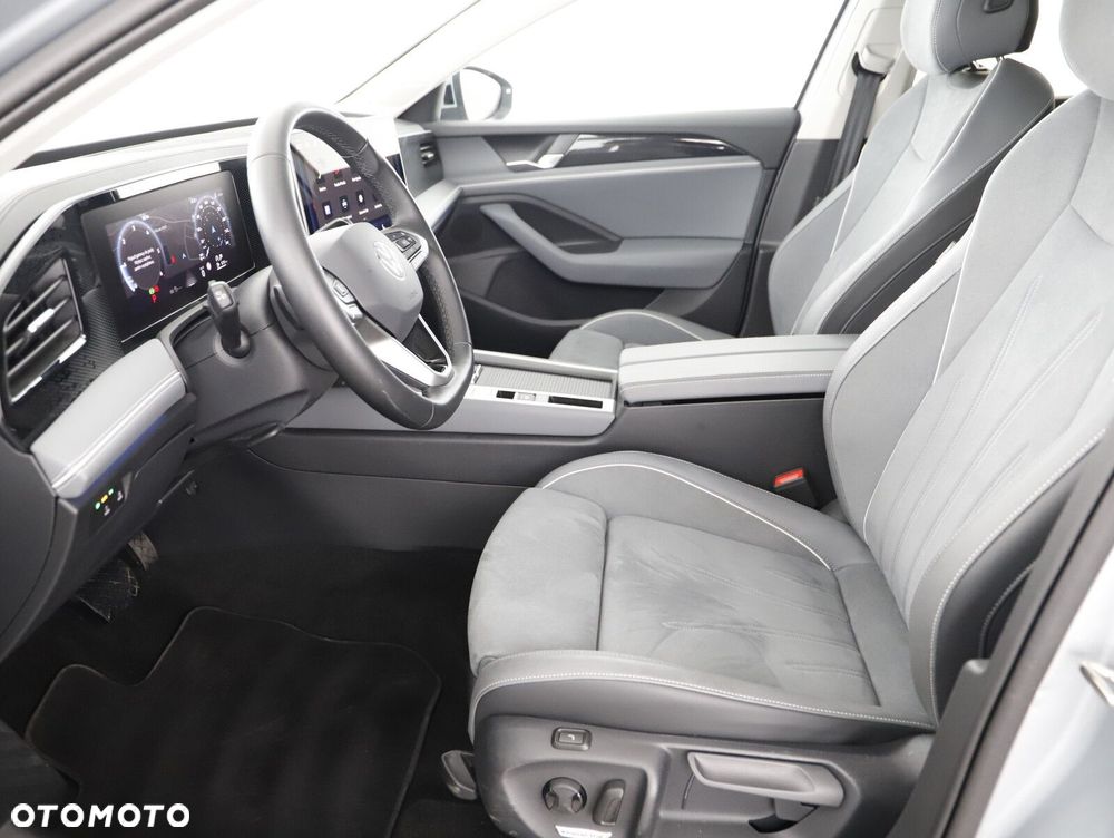 Volkswagen Passat - 11