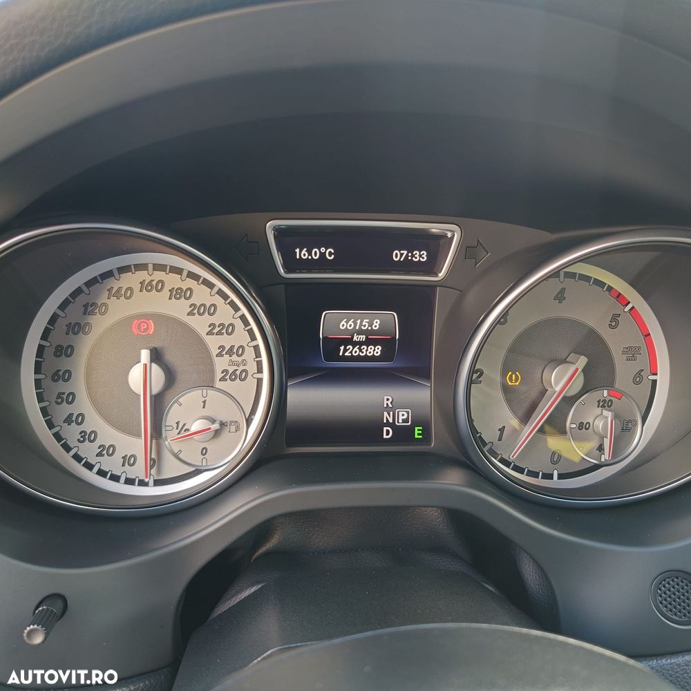 Mercedes-Benz GLA 220 CDI 4MATIC 7G-DCT AMG Line - 15