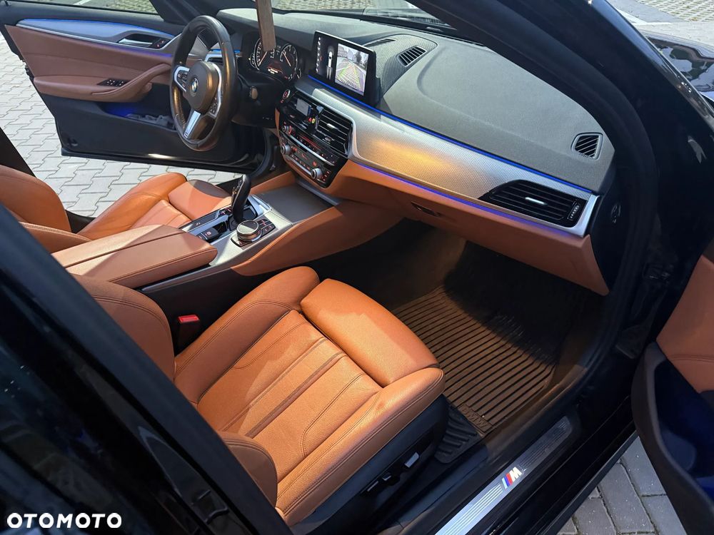 BMW Seria 5 520d M Sport - 12