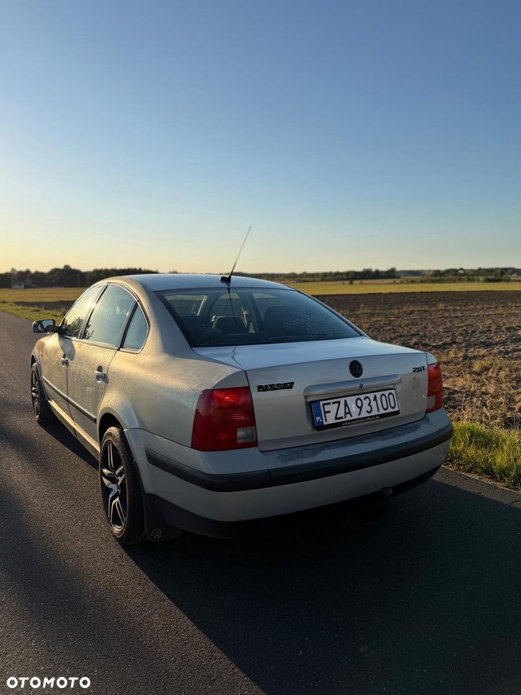 Volkswagen Passat - 3