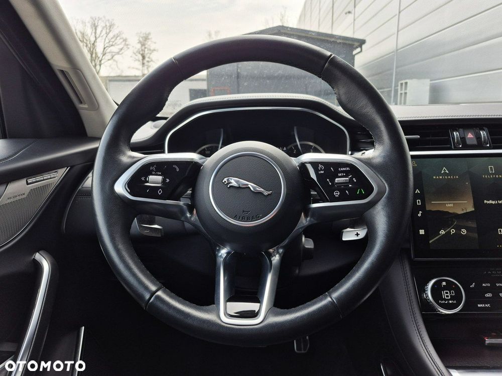 Jaguar F-Pace - 29