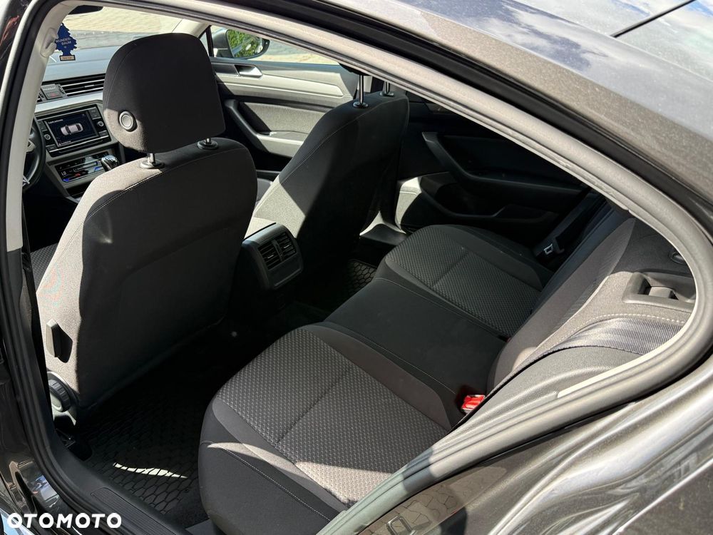 Volkswagen Passat 1.5 TSI EVO Business - 8