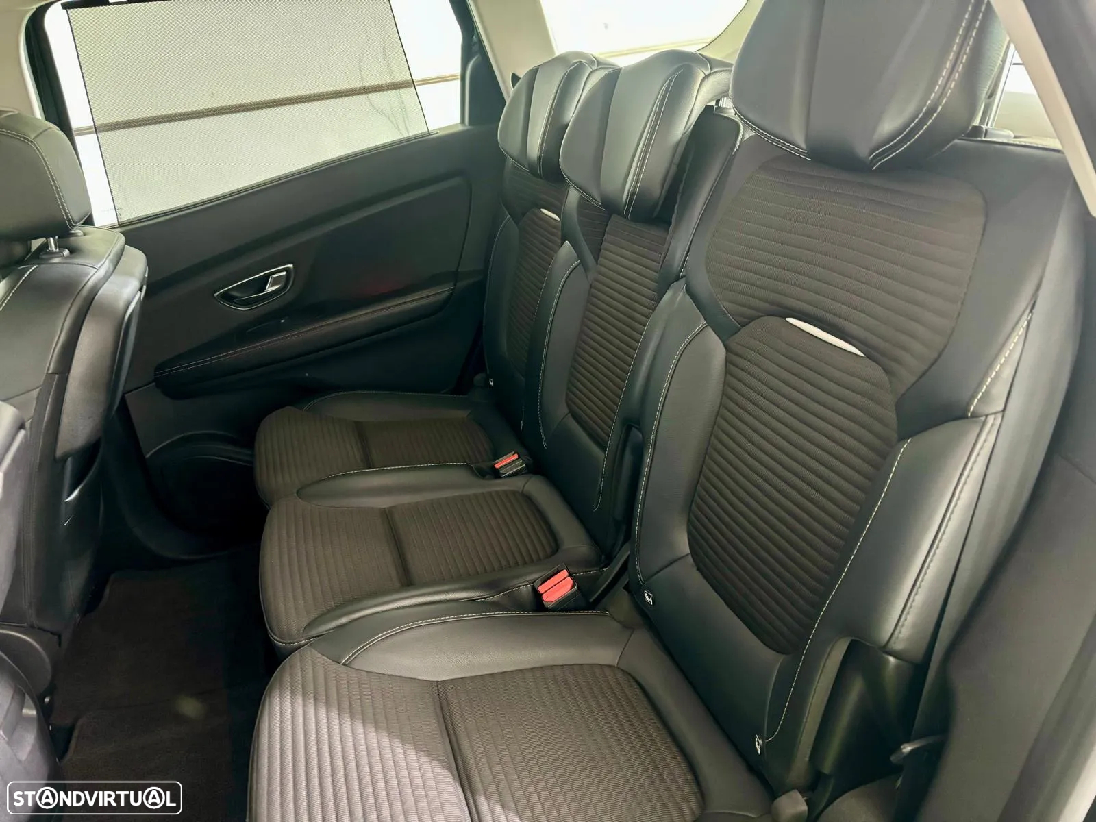 Renault Grand Scénic 1.6 dCi Bose Edition SS - 25