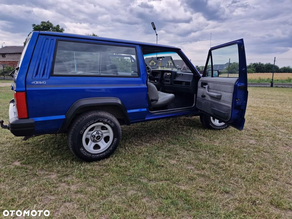 Jeep Cherokee 2.5 - 39