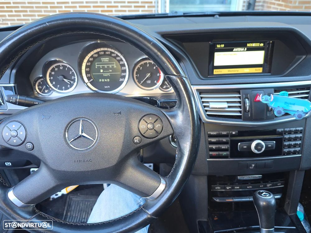 Mercedes-Benz E 220 CDI DPF BlueEFFICIENCY Auto Avantgarde - 8
