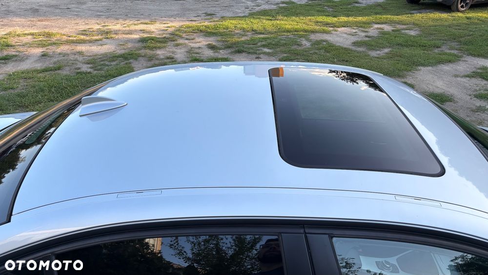 BMW Seria 3 320i - 30