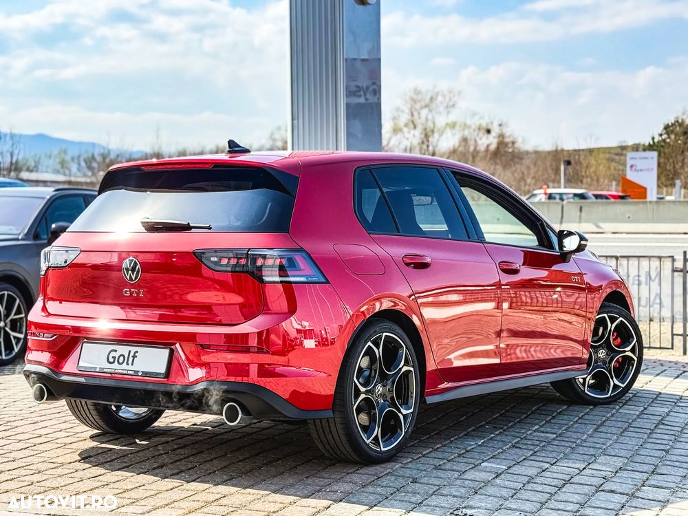 Volkswagen Golf GTI - 32