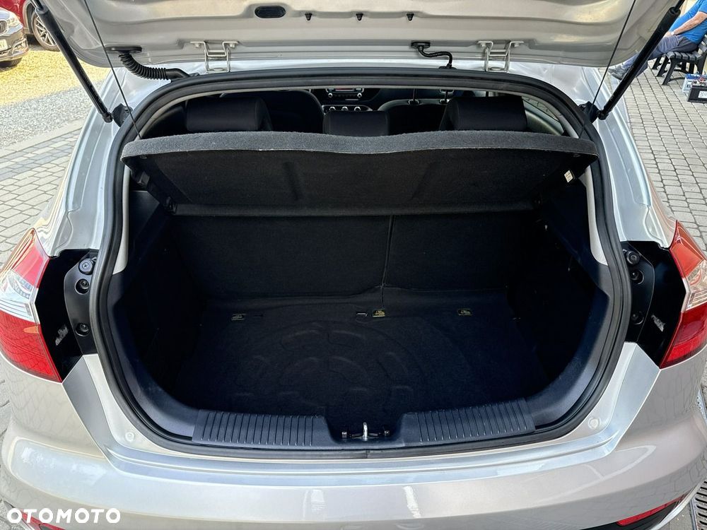 Kia Rio 1.2 M - 24