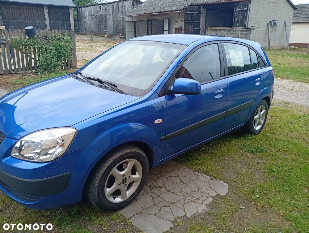 Kia Rio - 4