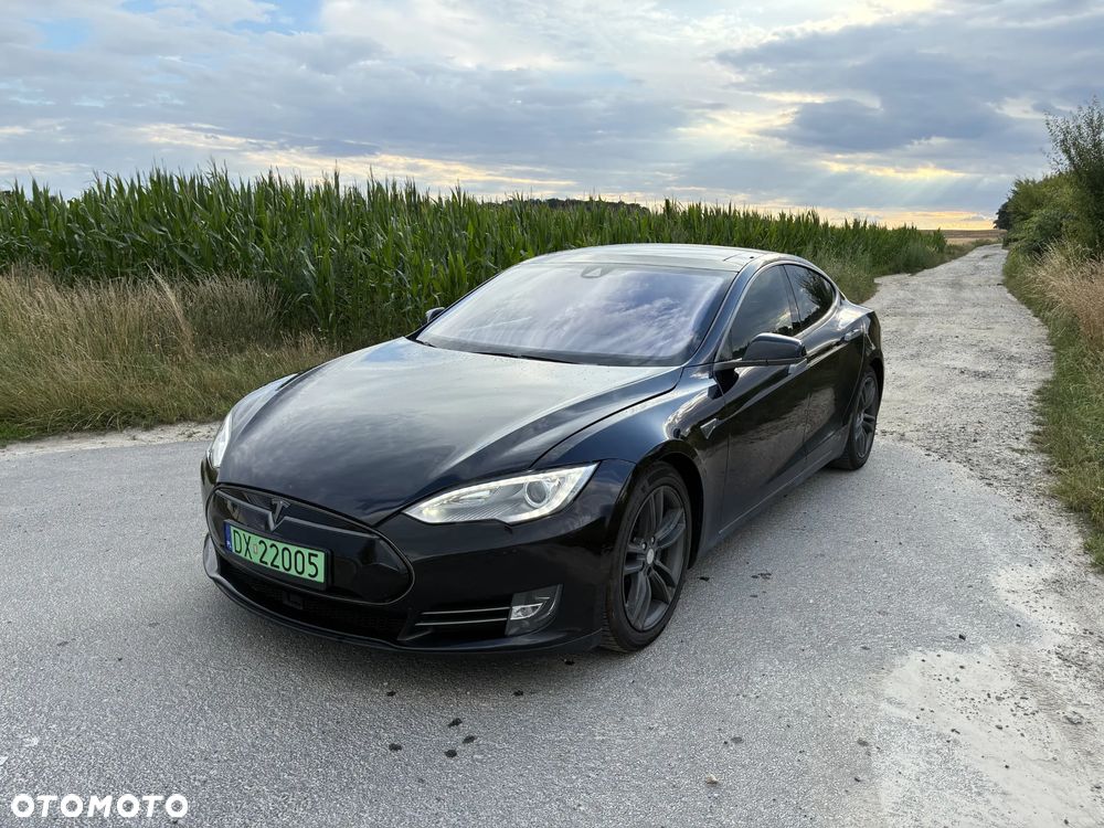 Tesla Model S 85 D - 1