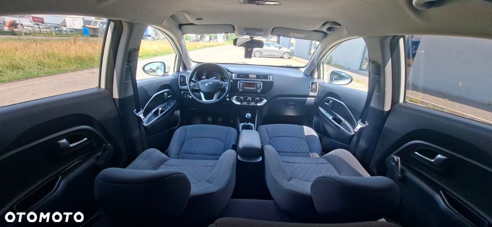 Kia Rio 1.1 CRDI Attract - 9