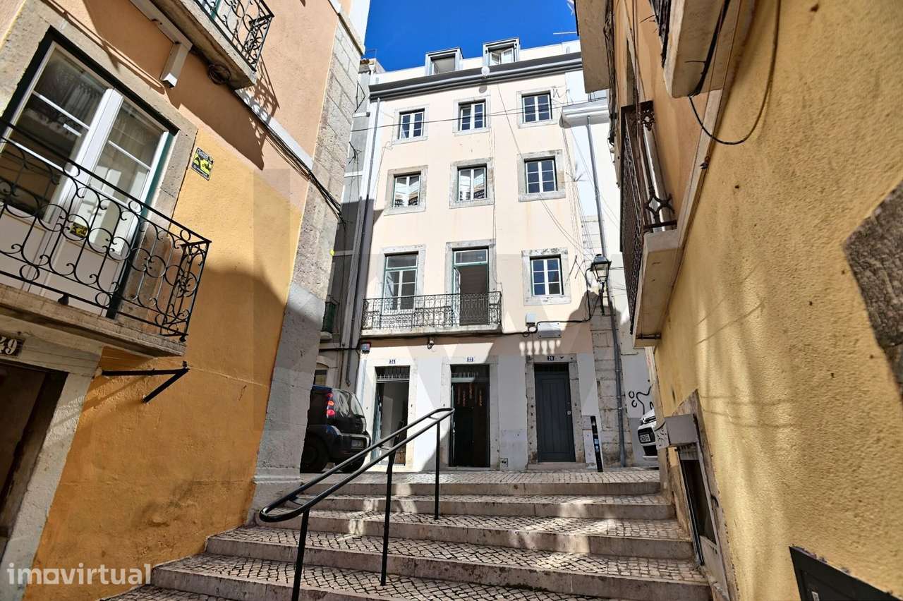 Espaço Comercial Versátil com Excelente Luz Natural na Bica – Lisboa - Grande imagem: 4/9