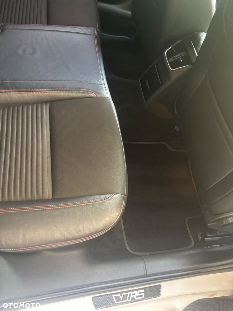 Skoda Octavia 2.0 TDI DSG RS - 17