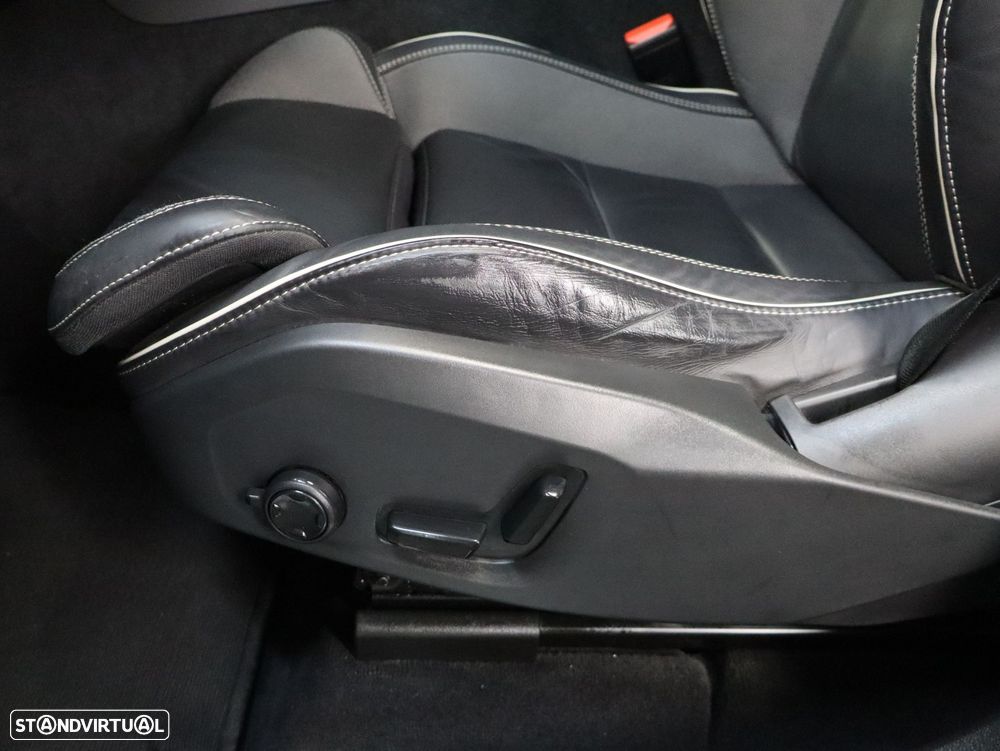 Volvo XC 60 2.0 T6 PHEV Black Edition AWD - 7