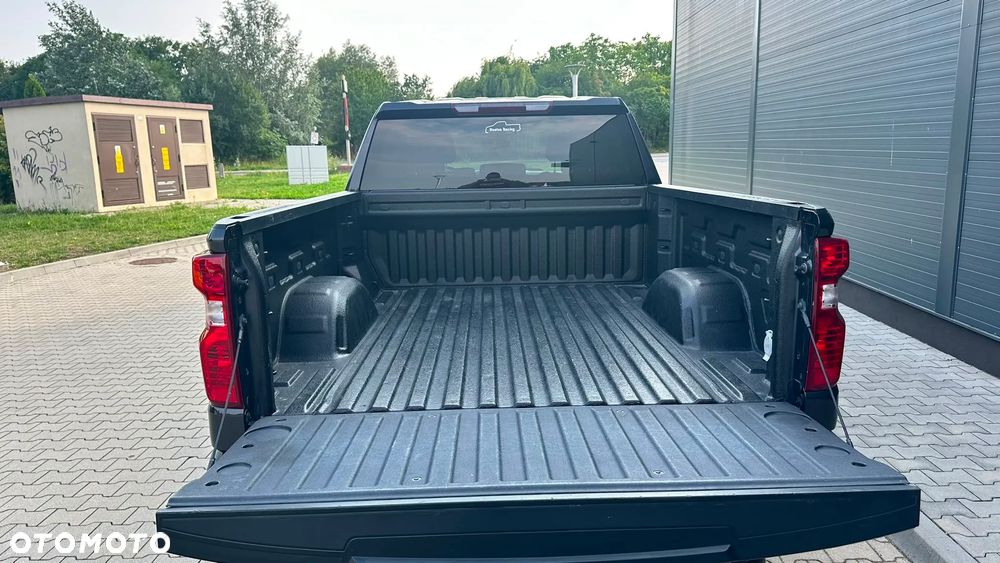 Chevrolet Silverado - 13