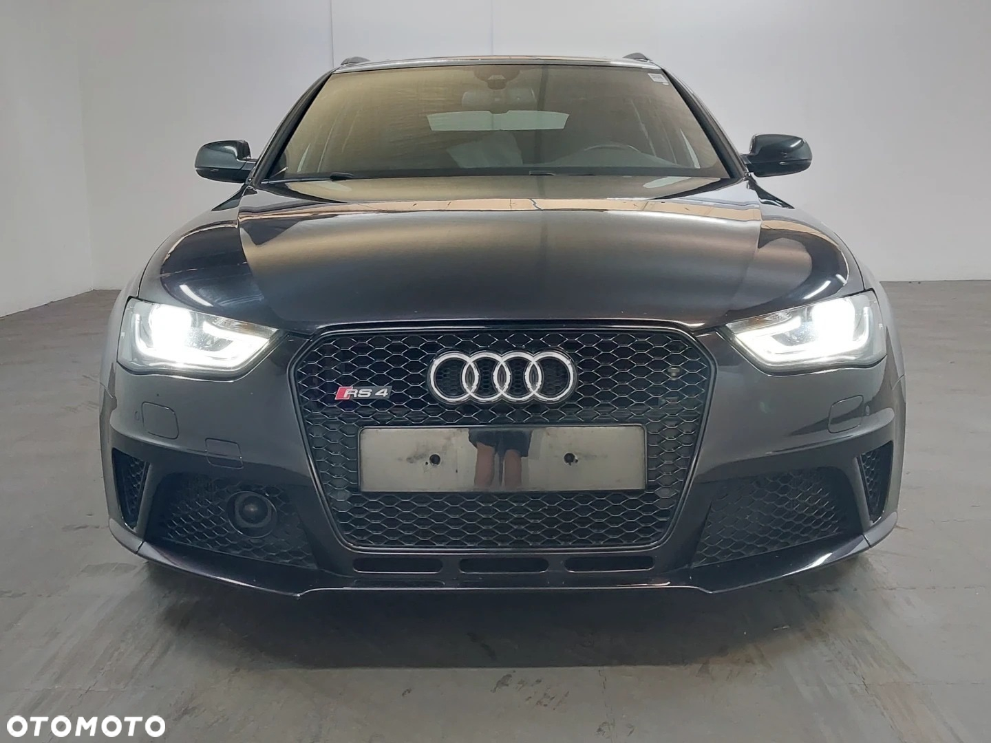 Audi RS4 Avant S tronic - 12