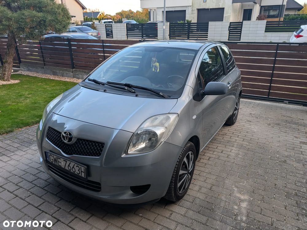 Toyota Yaris 2007 photo 2