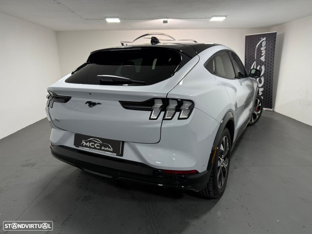 Ford Mustang Mach-E Alargada AWD - 17