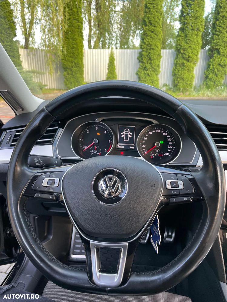 Volkswagen Passat Variant 2.0 TDI SCR DSG BlueMotion Comfortline - 23