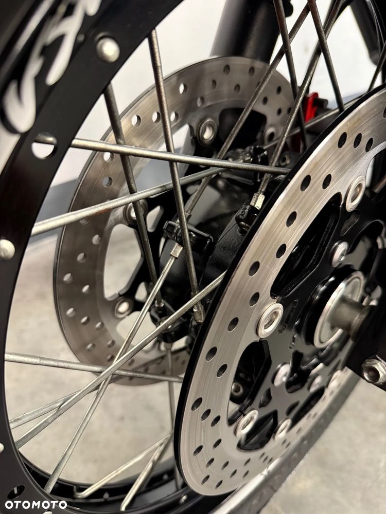 Suzuki V-STROM - 11